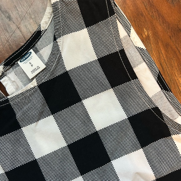 Old Navy Plaid Sleeveless Shirt Size Small - Picture 5 of 7